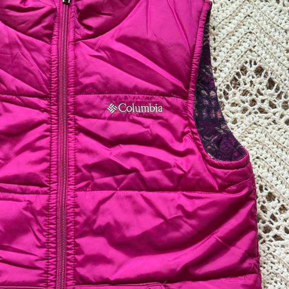 Columbia Reversible Pink And Aztec Fleece Pattern Pockets Girl’s Size 10/12 - Picture 2 of 9
